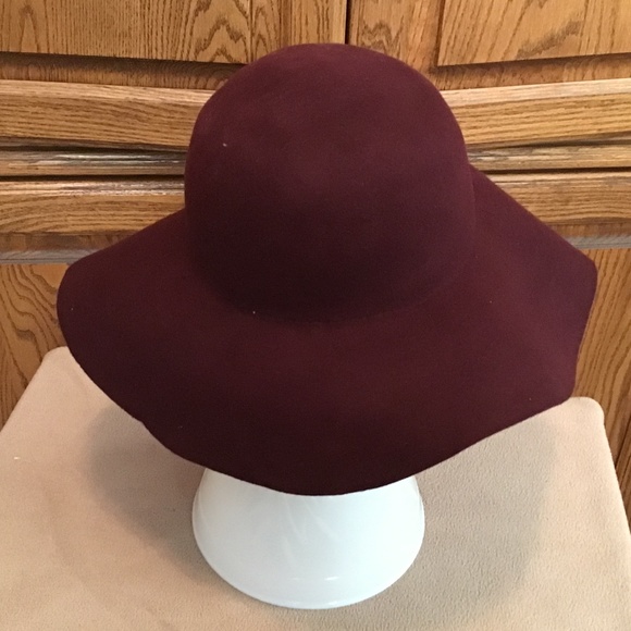 Accessories - NWT L Scala Collezione Boho style floppy brim hat - handcrafted